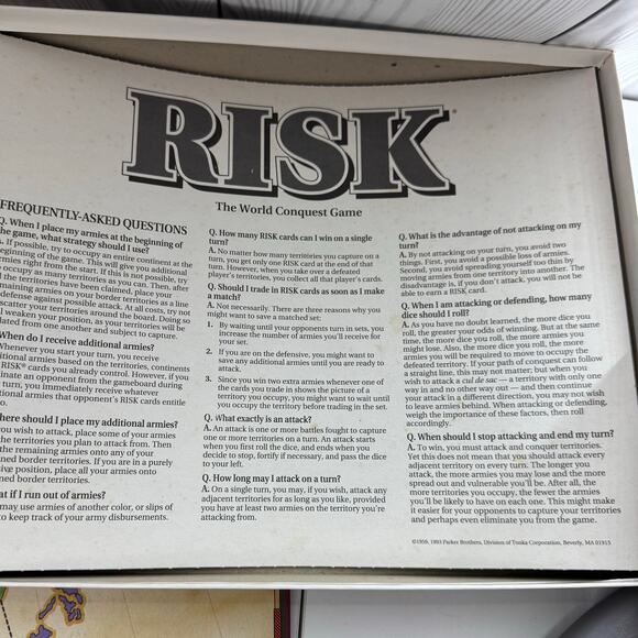 Vintage 1993 RISK Board Game The World Conquest Game Parker Brothers Complete - Picture 5 of 7